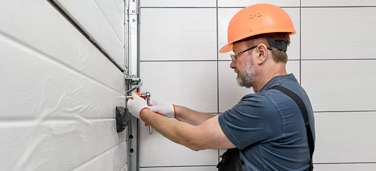 Commercial Garage Door Repair in Leesburg, FL