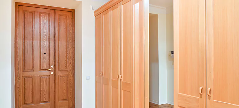 Glass Closet Door Repair in Leesburg, FL