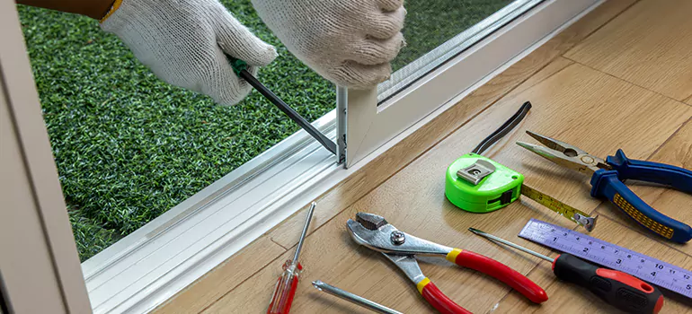 Window Hinge Repair in Leesburg, FL